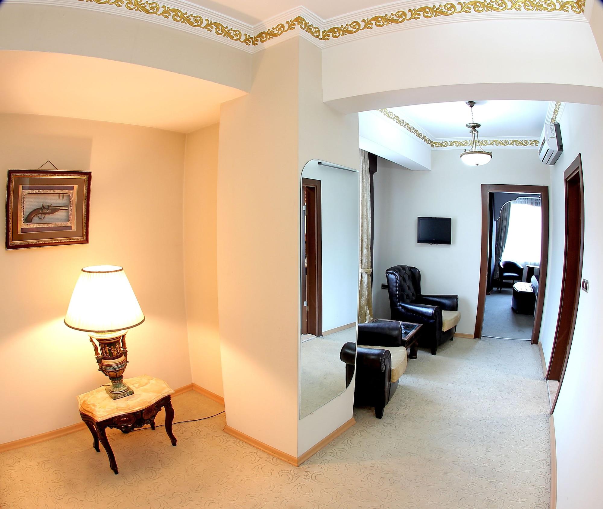 Seckin Hotel 3*